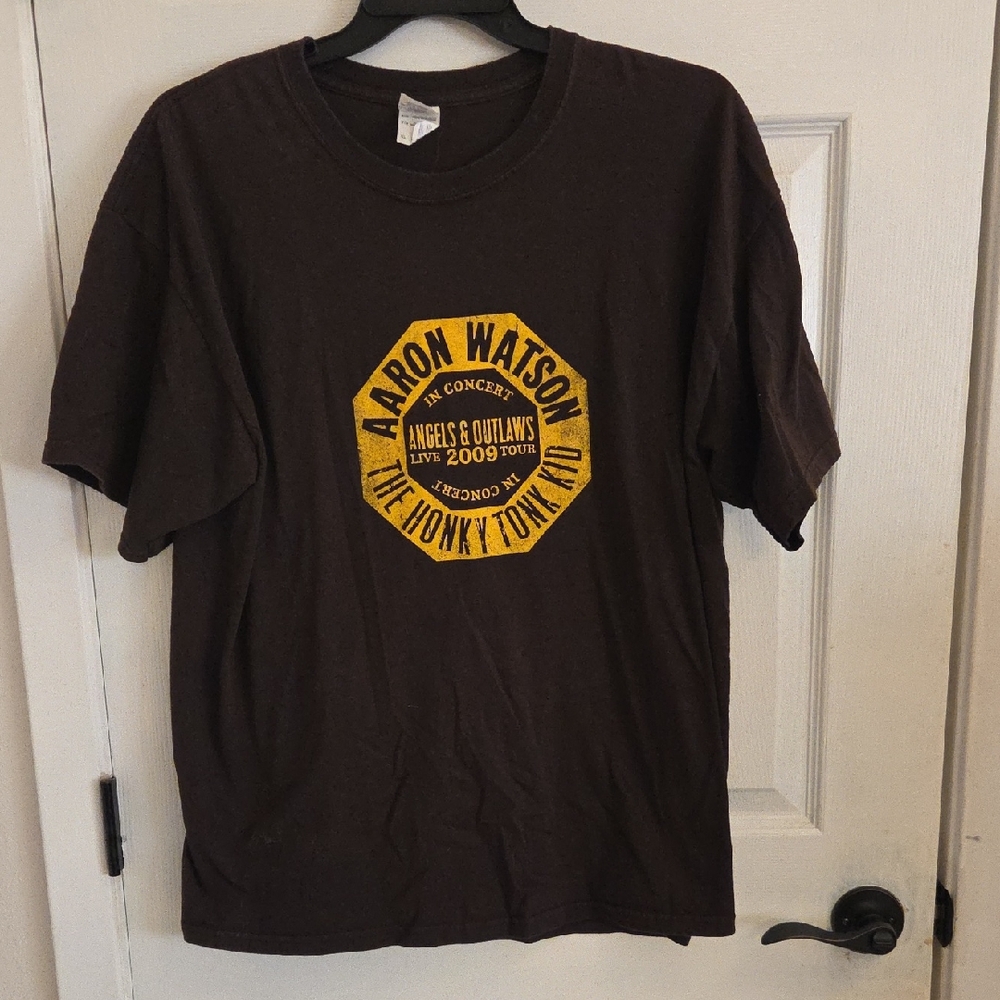 Aaron Watson Concert Gildan Brown Graphic Tee with Yellow Design